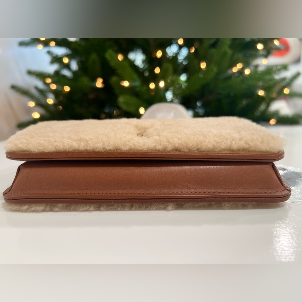 Saint Laurent Monogram shearling-paneled wallet on chain - Picture 5 of 12